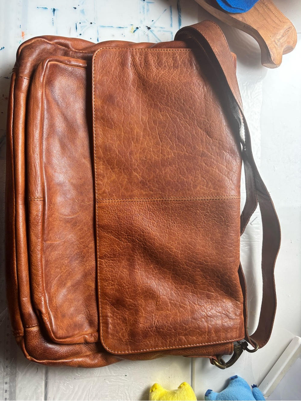 Men's Brown Leather Messenger Bag - Classic Carry